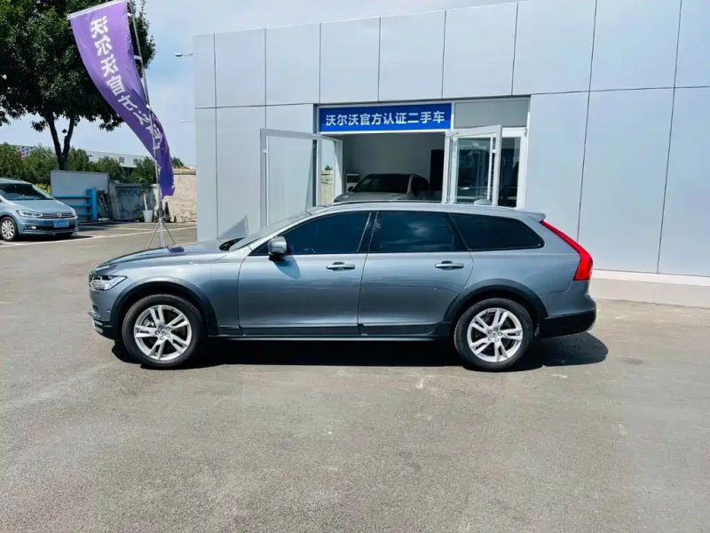 Volvo V90