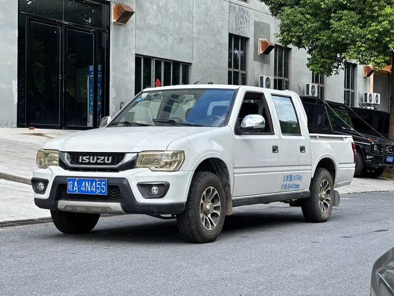 Isuzu pickup