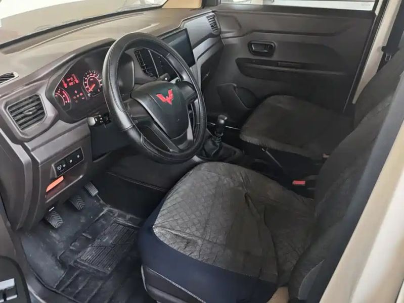 wuling hongguangv