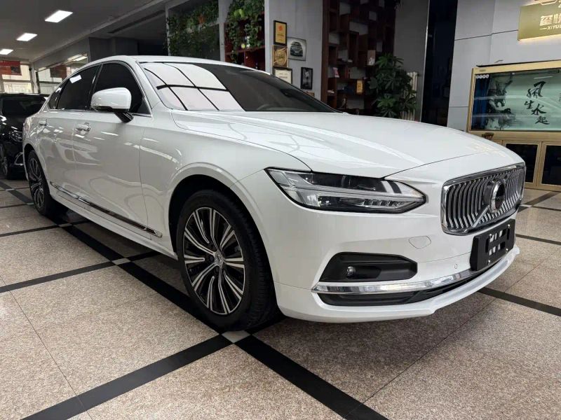 Volvo S90