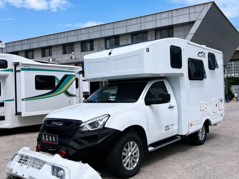 Isuzu motorhome