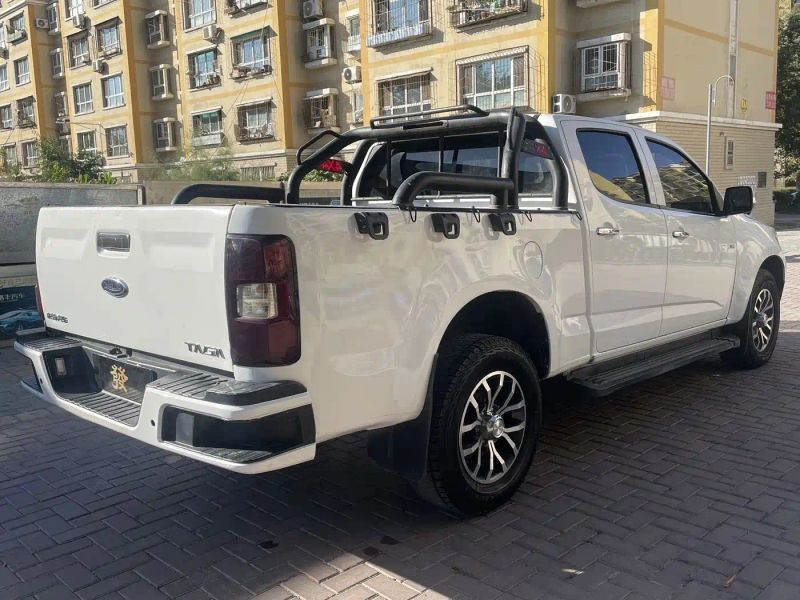 Isuzu taga