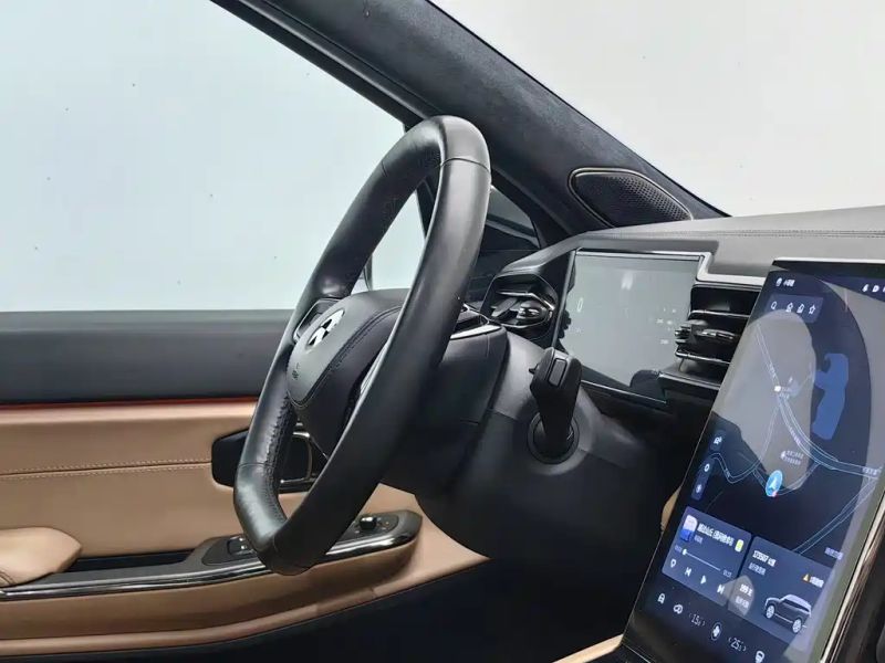 Nio es8