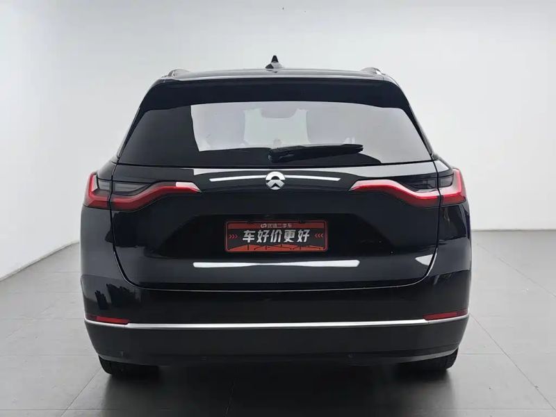 Nio es8