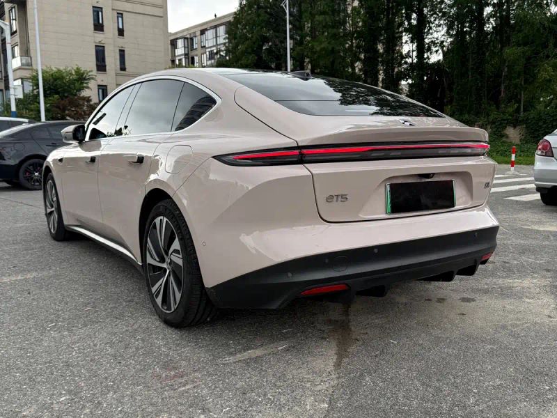 Nio et5