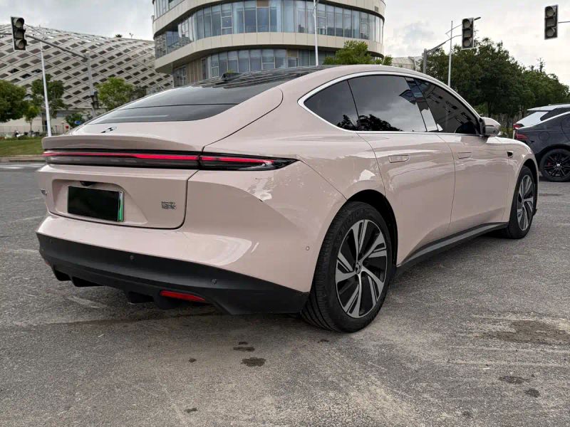 Nio et5