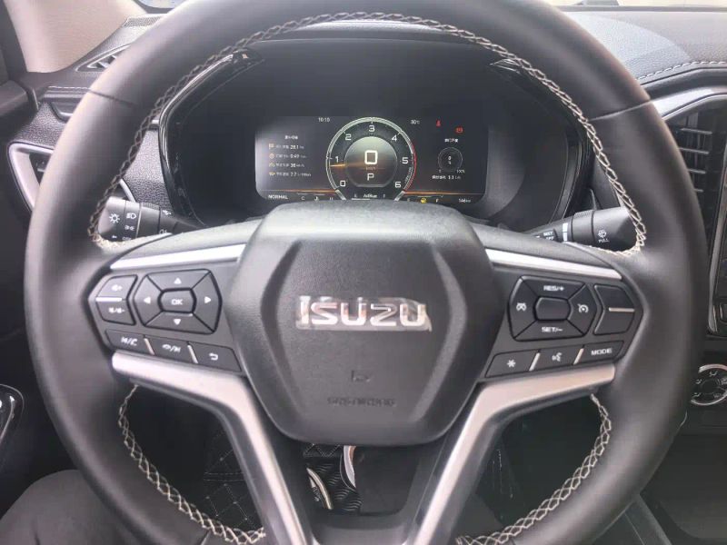 Isuzu suv
