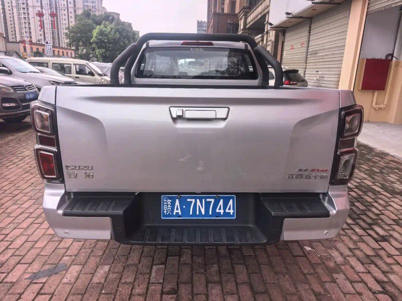 Isuzu suv