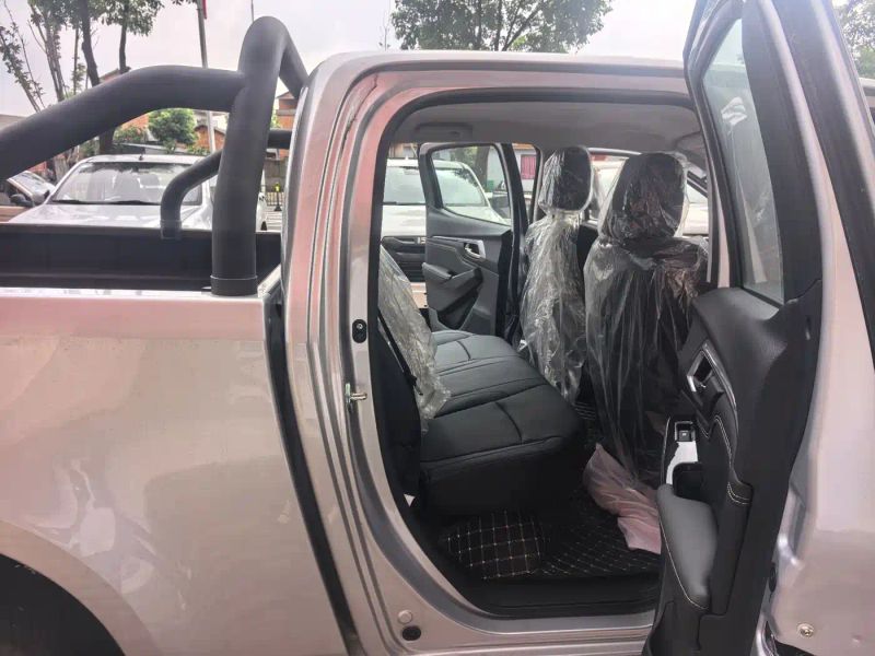 Isuzu suv