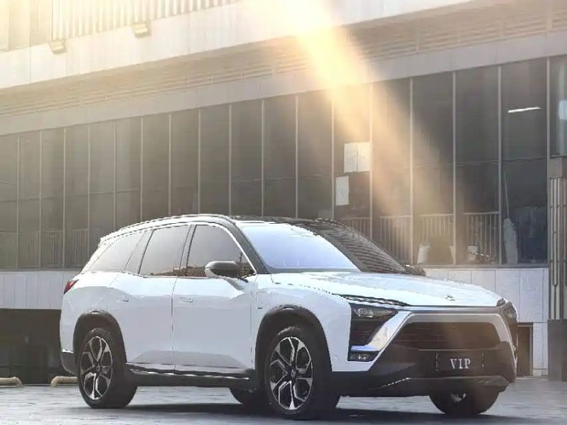 Nio es8
