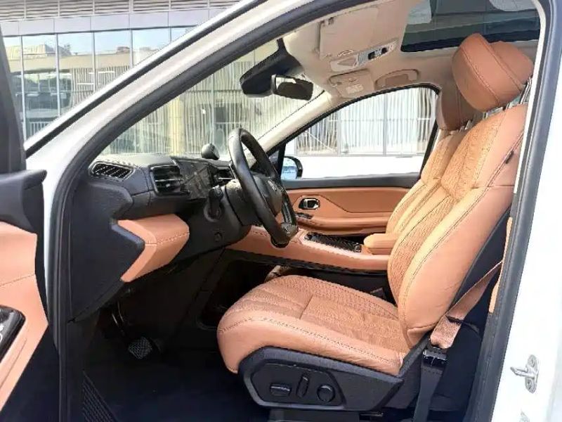 Nio es8