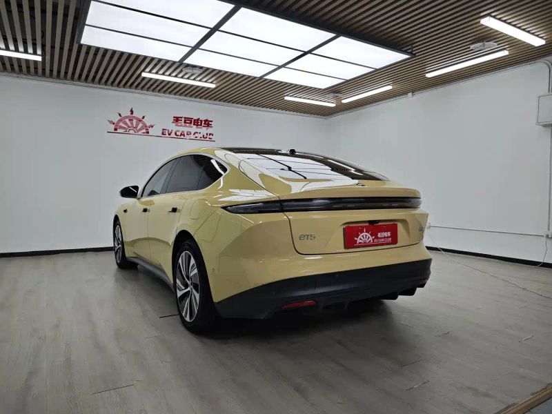 Nio et5