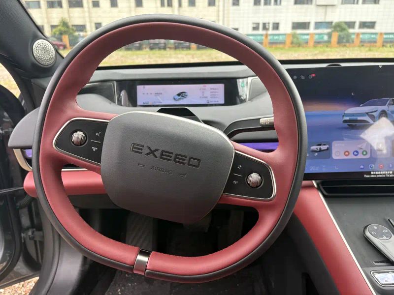 Exeed es