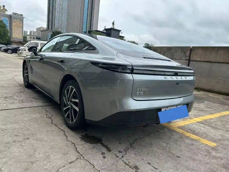 Exeed es