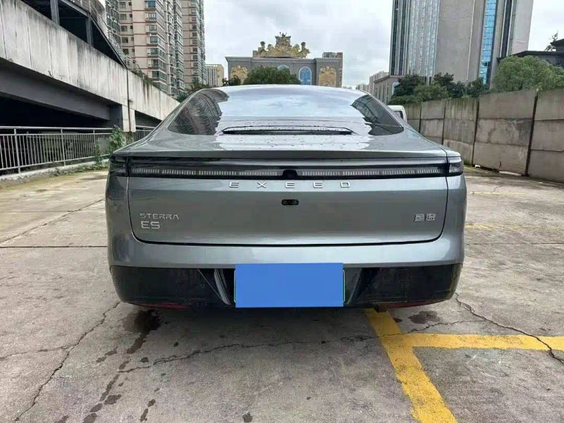 Exeed es