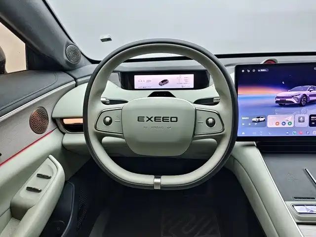 Exeed es