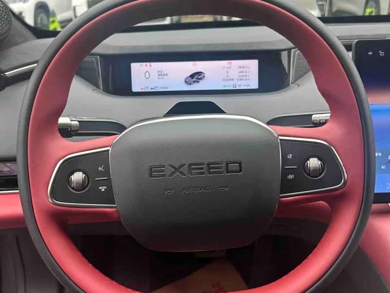 Exeed es
