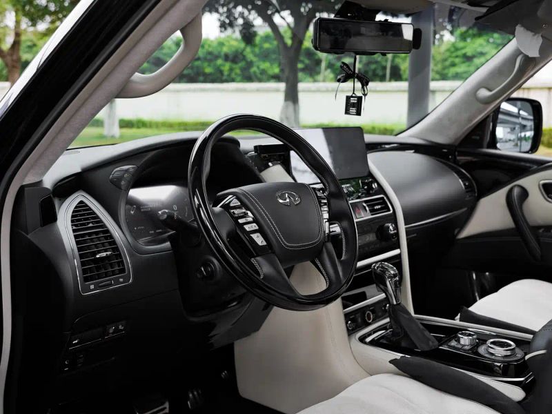 Infiniti QX80