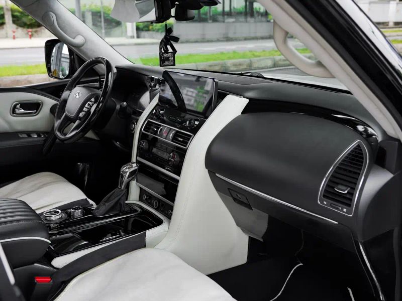 Infiniti QX80