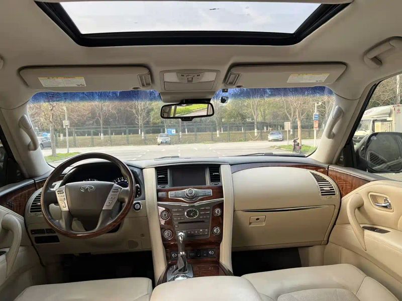 Infiniti QX80