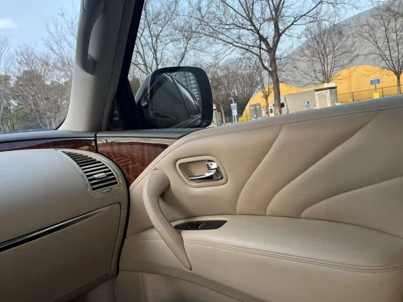 Infiniti QX80