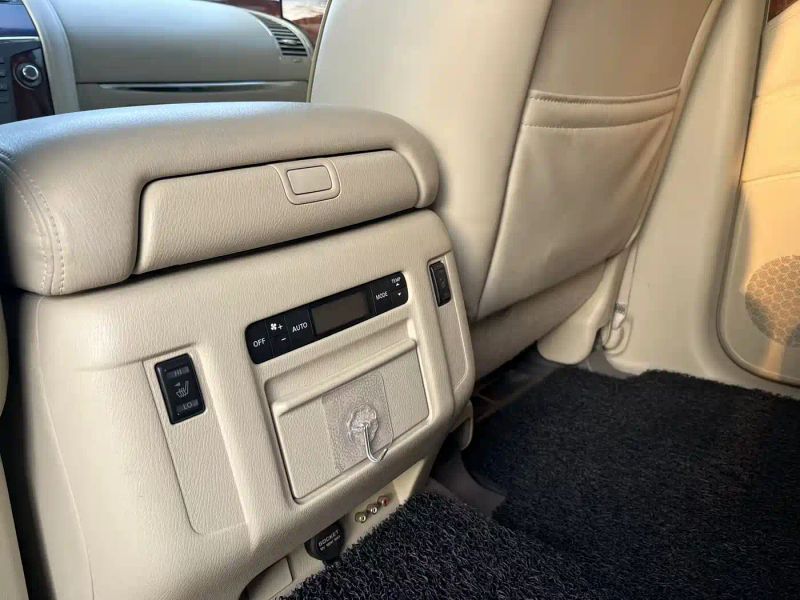 Infiniti QX80