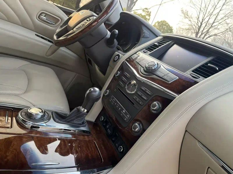 Infiniti QX80