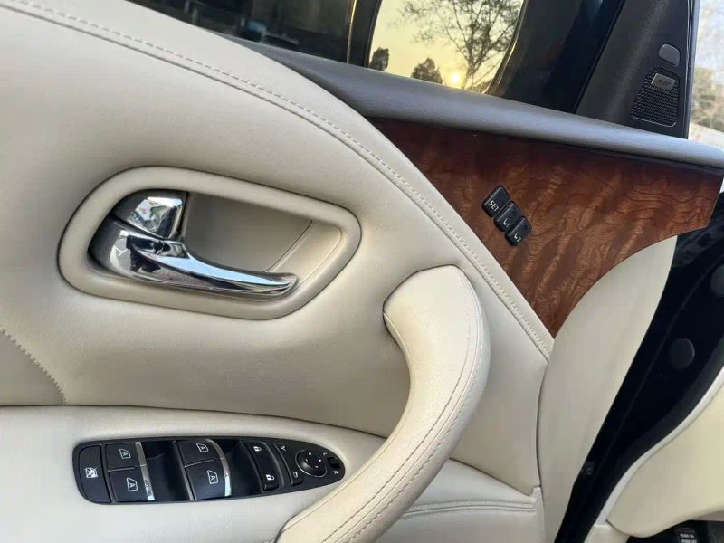 Infiniti QX80