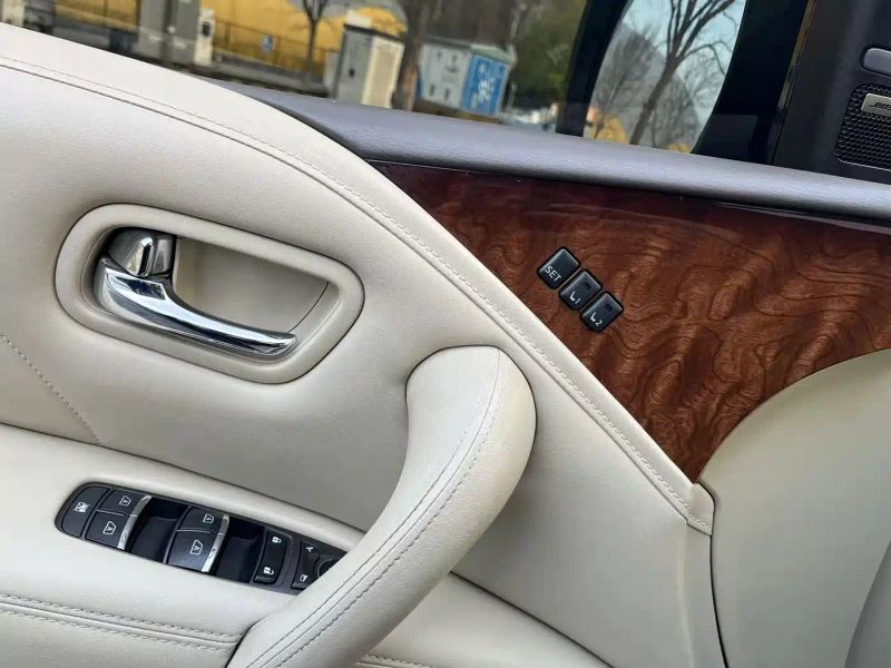 Infiniti QX80