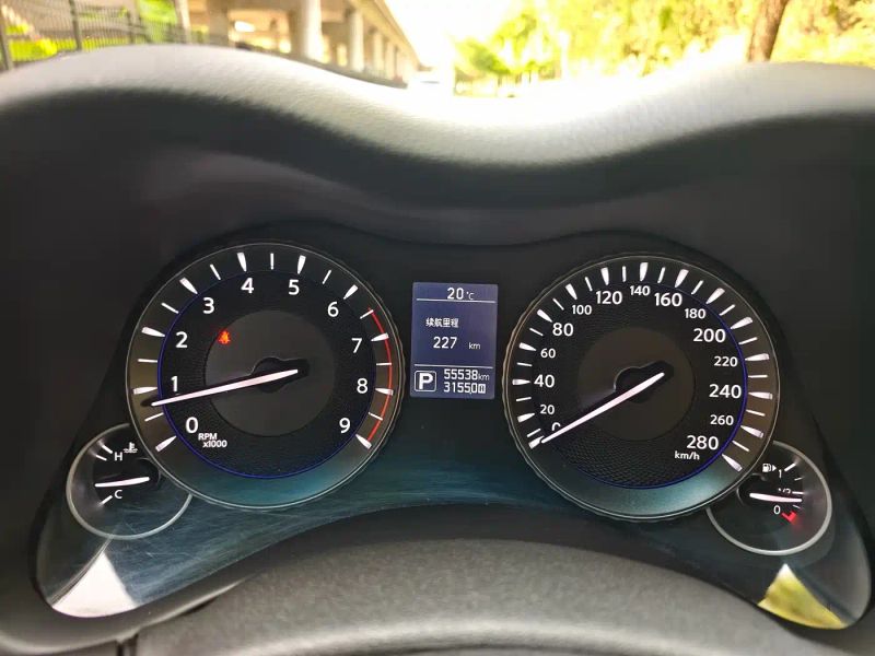 Infiniti Q70