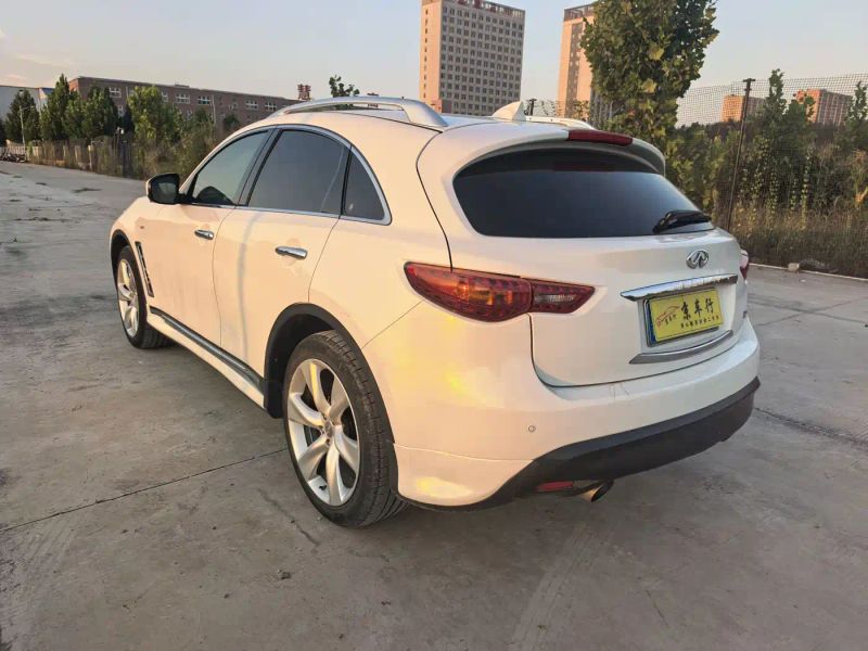 Infiniti FX