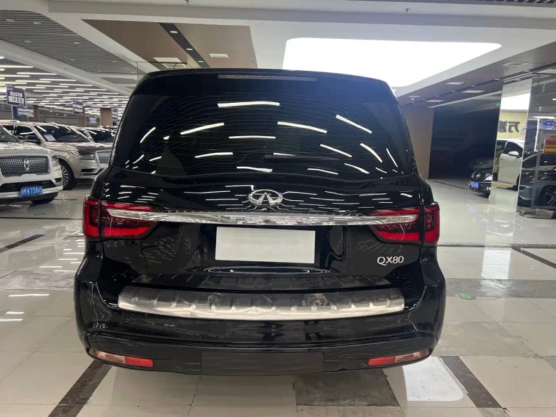 Infiniti QX80