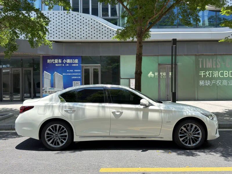 Infiniti q50l