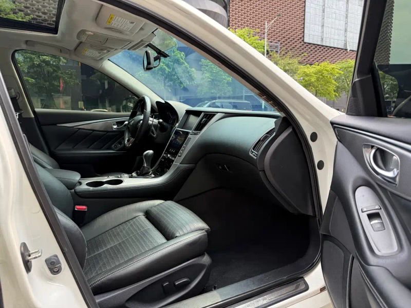 Infiniti Q50