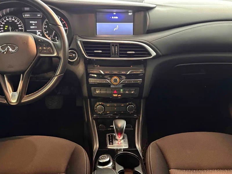 Infiniti QX30