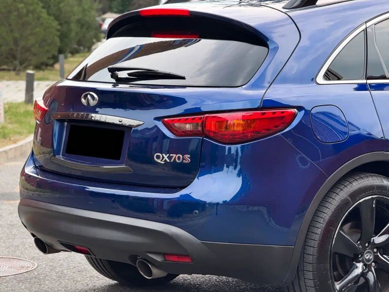 Infiniti QX70
