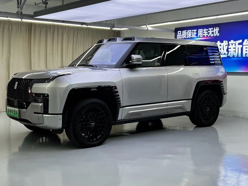 Yangwang u8