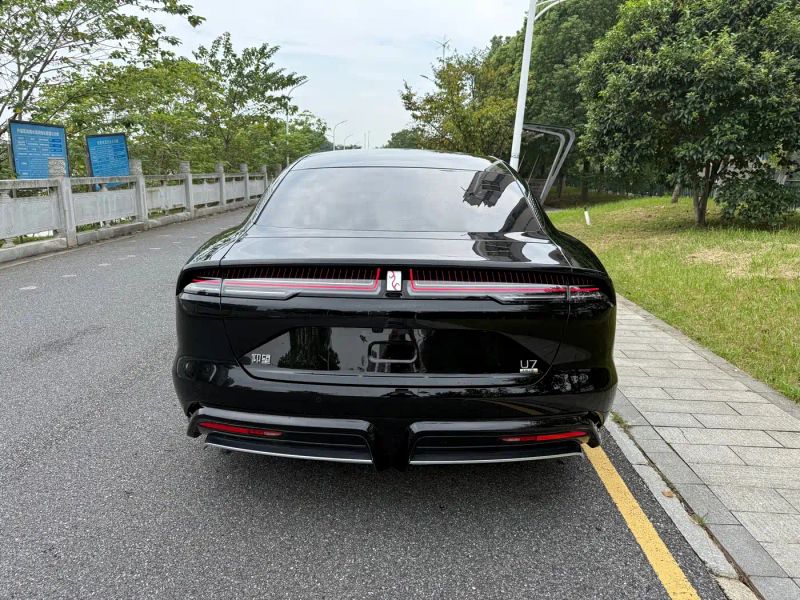 Yangwang u7