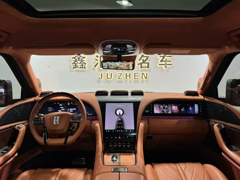 Yangwang u8