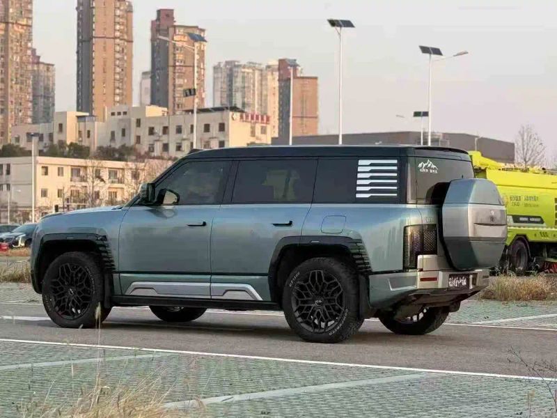 Yangwang u8
