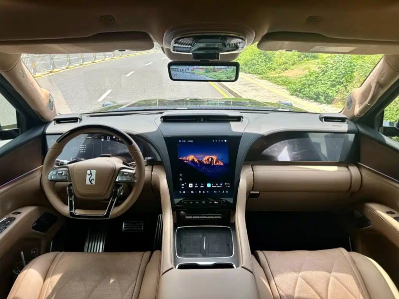 Yangwang u8