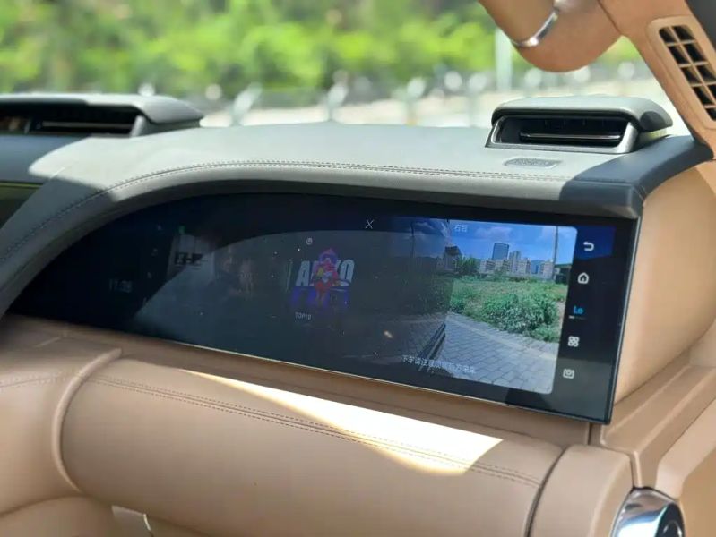 Yangwang u8