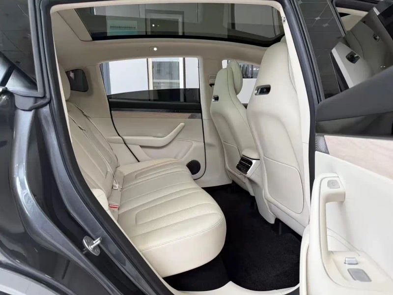 Luxeed zhijiangr7
