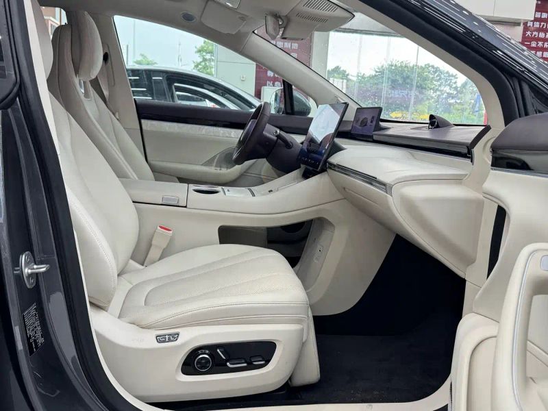 Luxeed r7
