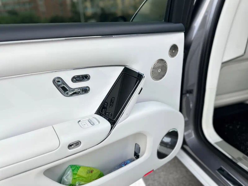 Zun_jie suv