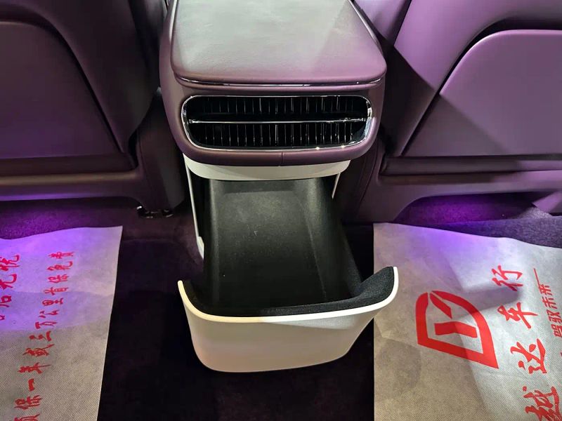 Zun_jie suv