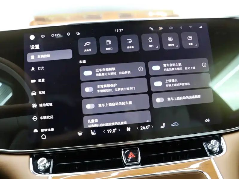 Zun_jie suv