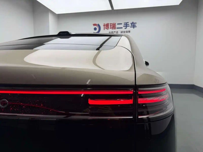 Zun_jie suv