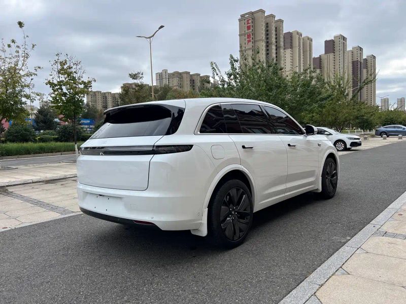 Li-xiang L