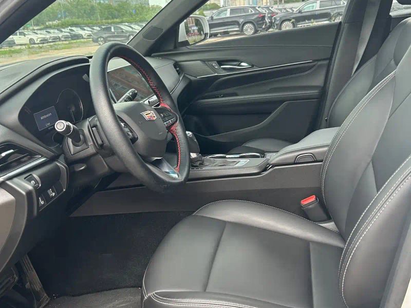 Cadillac CT4